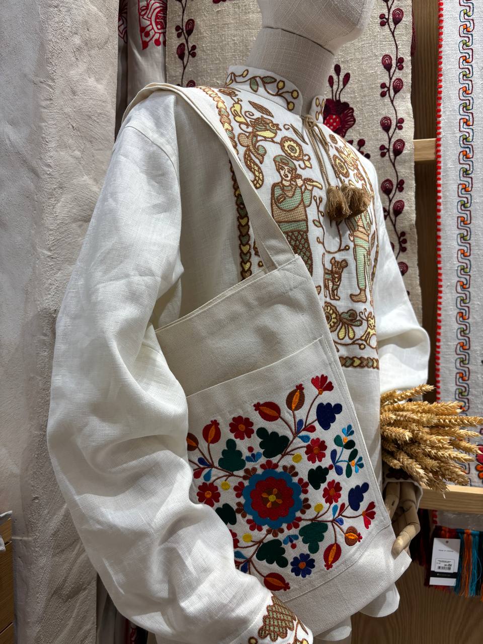 White Ukrainian shoulder bag, Linen boho bag, Embroidered bag, Hippie bag, Floral bag, Eastergift, Flower beach bag, Summer tote bag