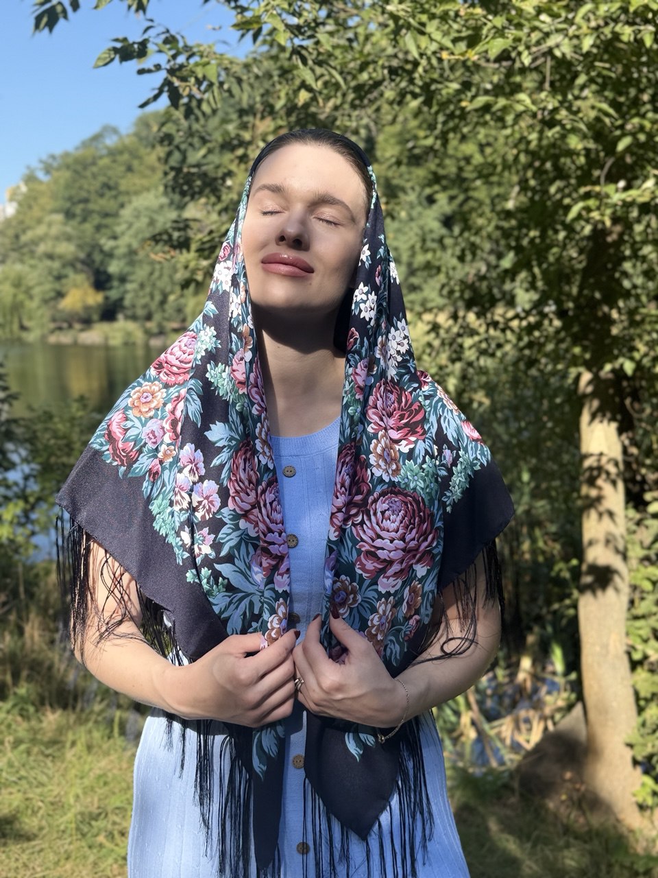 Dark Blue Bohemian Rose & Field Flowers Shawl – Ukrainian Wool 80%