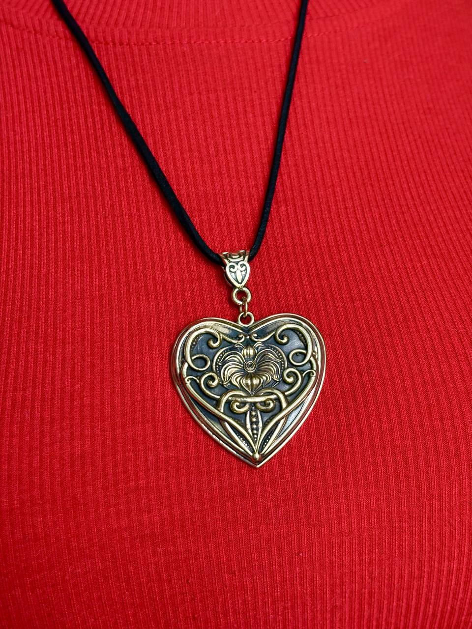 Handmade Brass Heart Choker Necklace, Vintage Style Heart Pendant, Gothic Boho Jewelry, Romantic Black Ribbon Choker, Gift for Her
