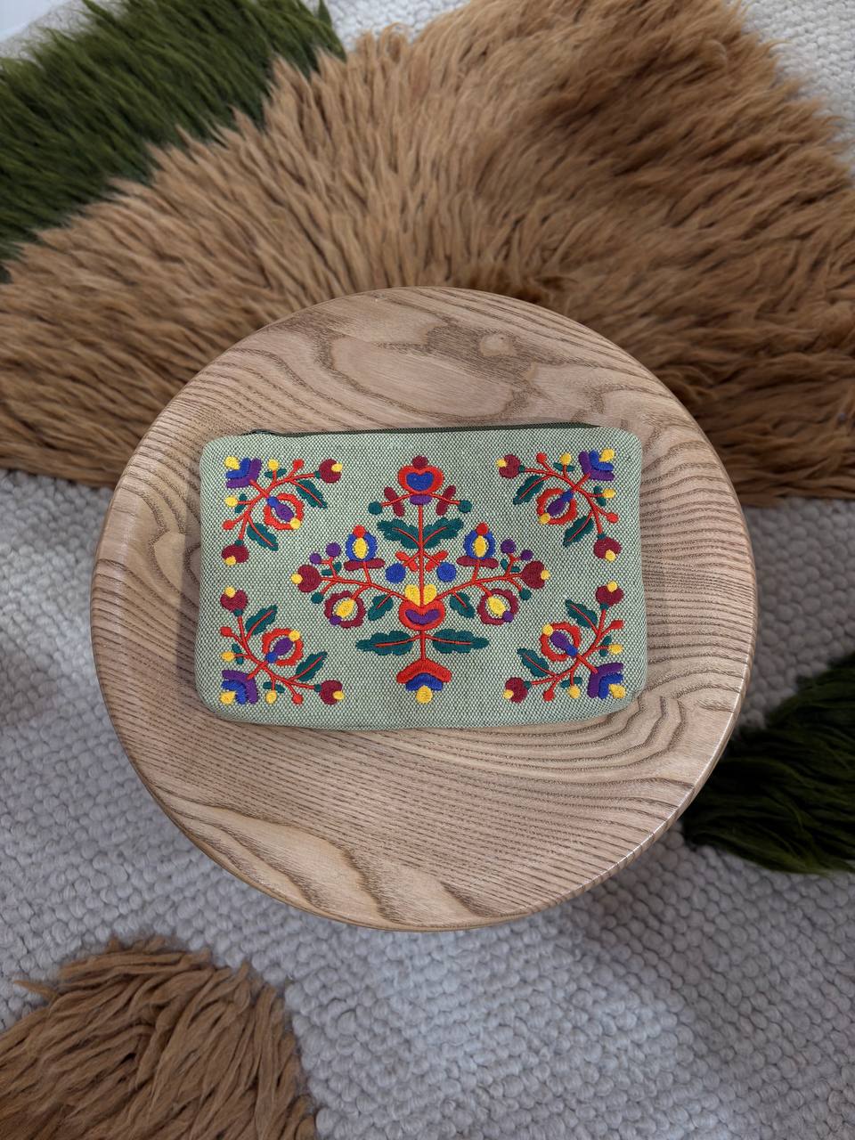 Pequena bolsa de maquilhagem com padrão ucraniano bordado, bolsa de cosméticos adorável com design floral e de pássaros