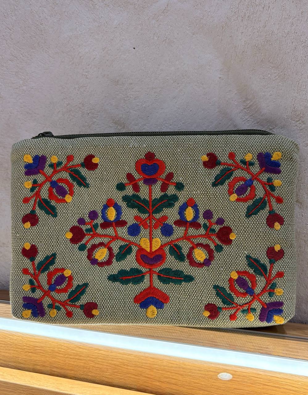 Pequena bolsa de maquilhagem com padrão ucraniano bordado, bolsa de cosméticos adorável com design floral e de pássaros