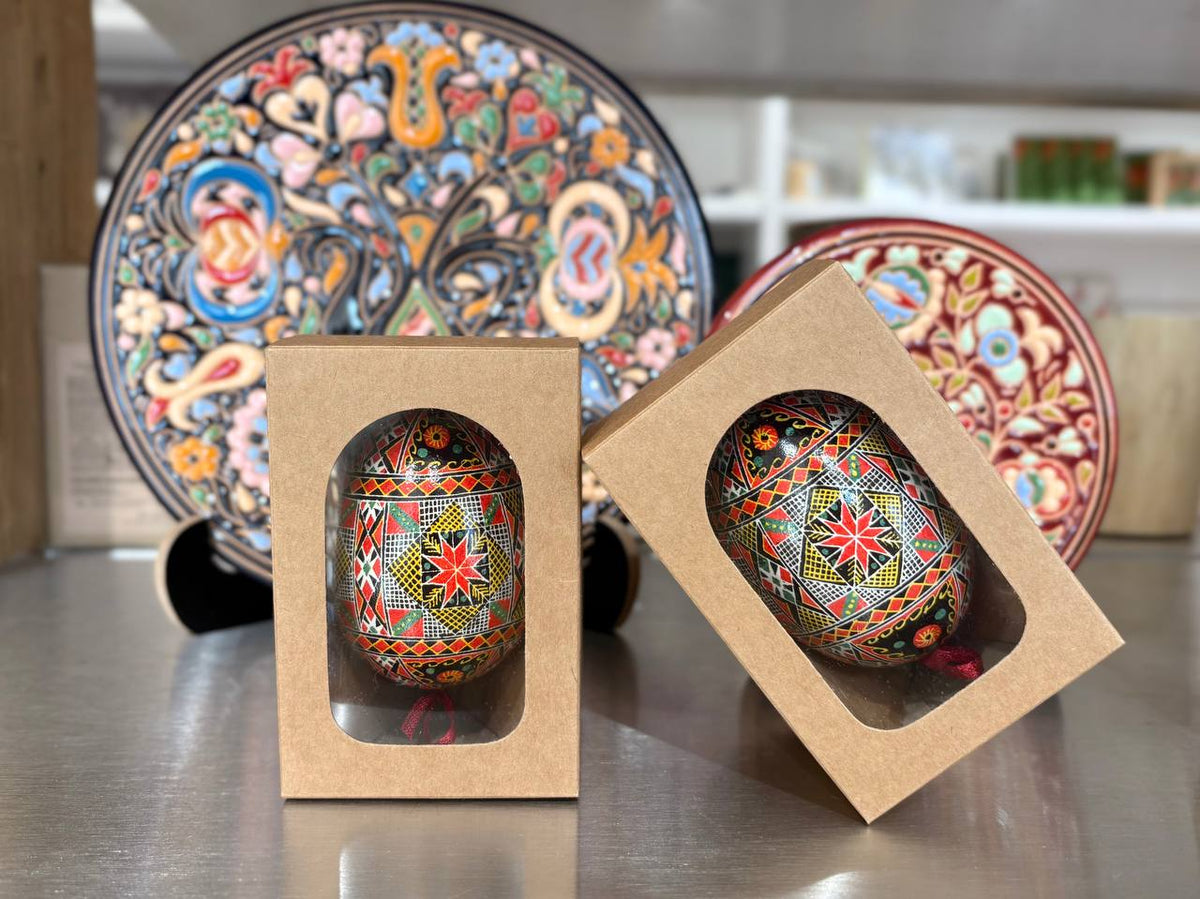 Handgefertigte ukrainische Pysanka Gänseei für das Ostererbe