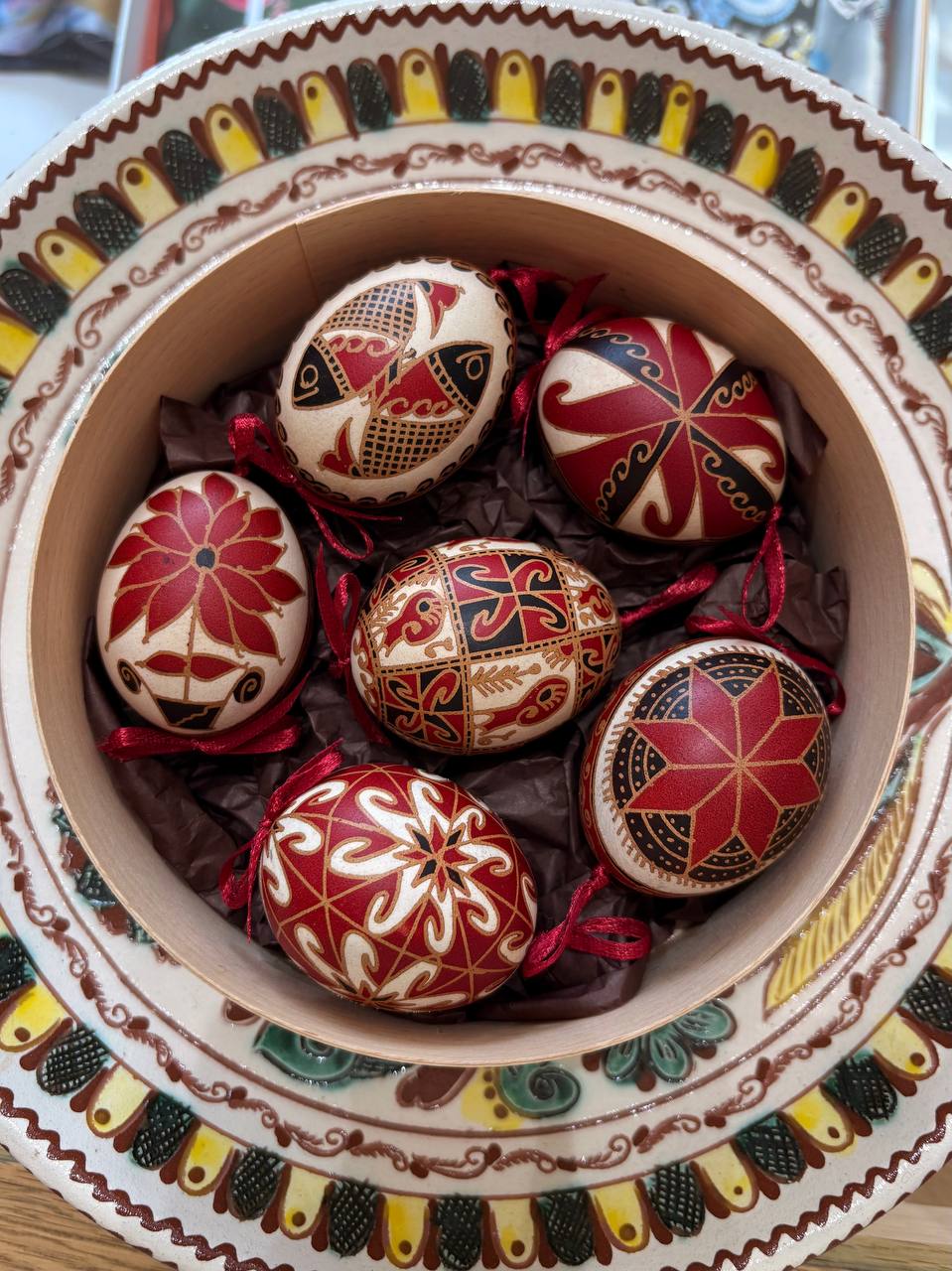 Traditionelles ukrainisches Pysanka-Ei. Echte Hühner-Pysanky-Eier, 6 Stück im Set. Hühner-Pysanky. Geschenk für Sie, Geschenk für Mutter zu Weihnachten