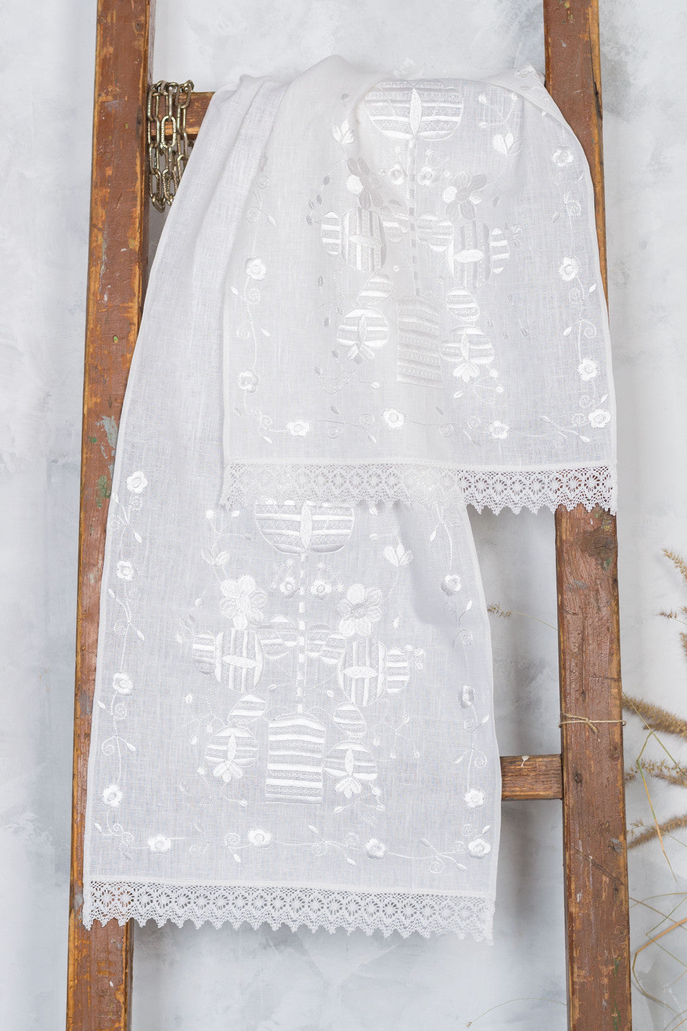 White Tree of Life Amulet Wedding Towel 200 × 32 CM Ukrainian Embroidered Table Runner